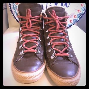 Converse leather fleece-lined high tops- Ms6/Ws8